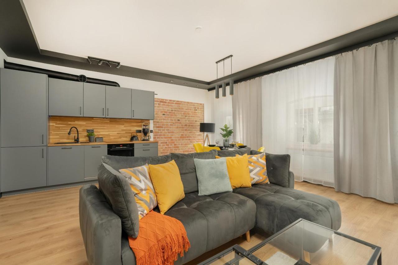 Komeda Apartment Hidden In Poznan Old Town By Noclegi Renters Bagian luar foto