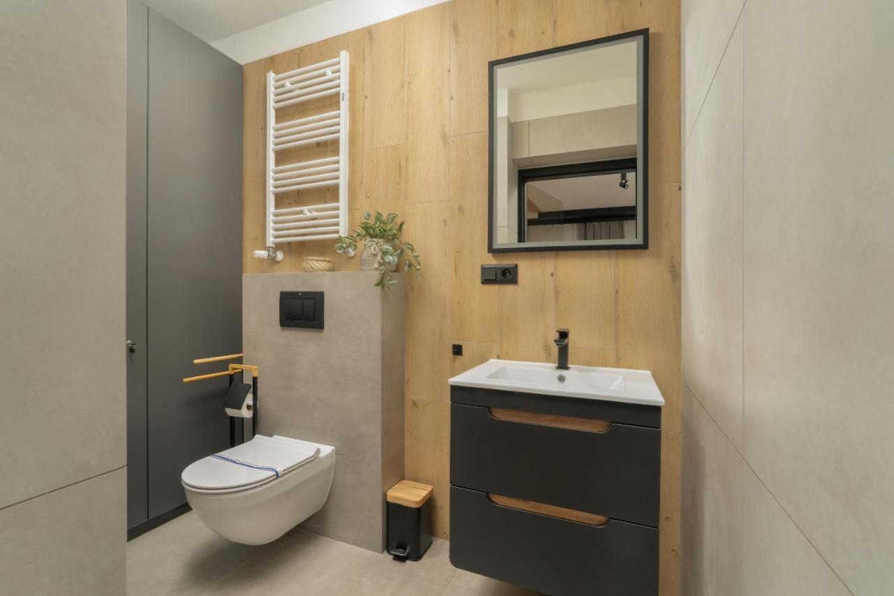 Komeda Apartment Hidden In Poznan Old Town By Noclegi Renters Bagian luar foto