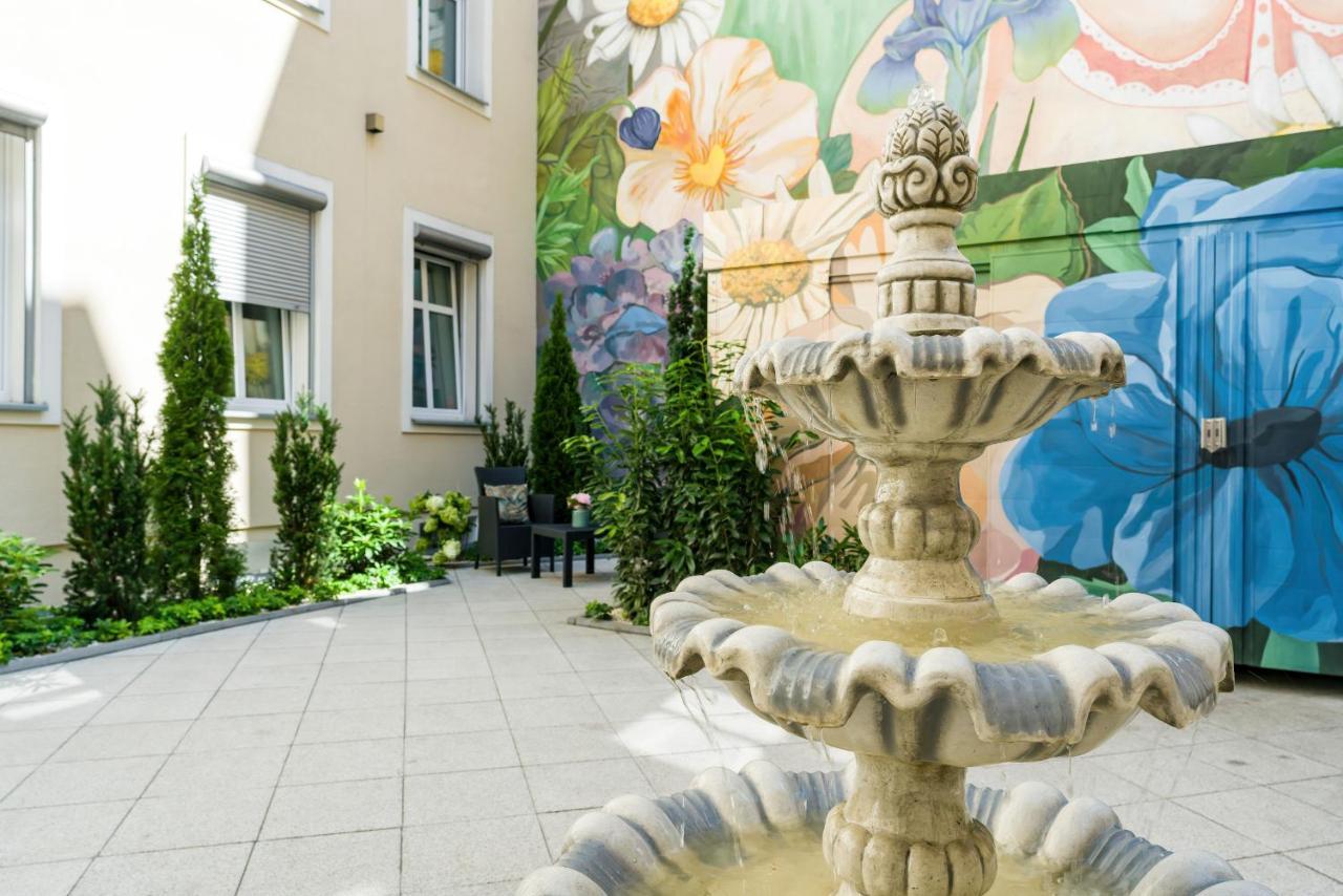 Komeda Apartment Hidden In Poznan Old Town By Noclegi Renters Bagian luar foto