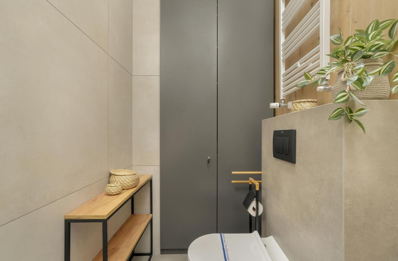 Komeda Apartment Hidden In Poznan Old Town By Noclegi Renters Bagian luar foto